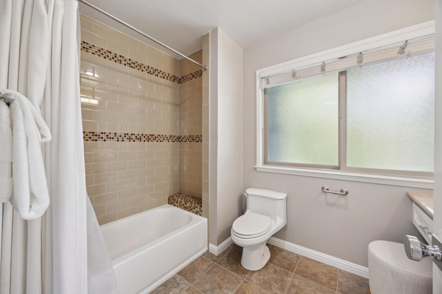Detail Gallery Image 29 of 32 For 307 Carlos Ave, Redwood City,  CA 94061 - 3 Beds | 2/1 Baths
