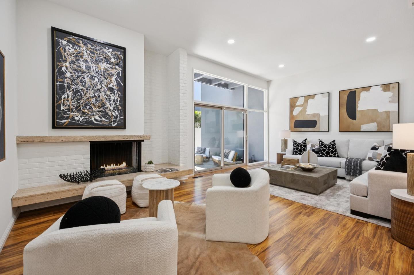 Detail Gallery Image 3 of 32 For 307 Carlos Ave, Redwood City,  CA 94061 - 3 Beds | 2/1 Baths