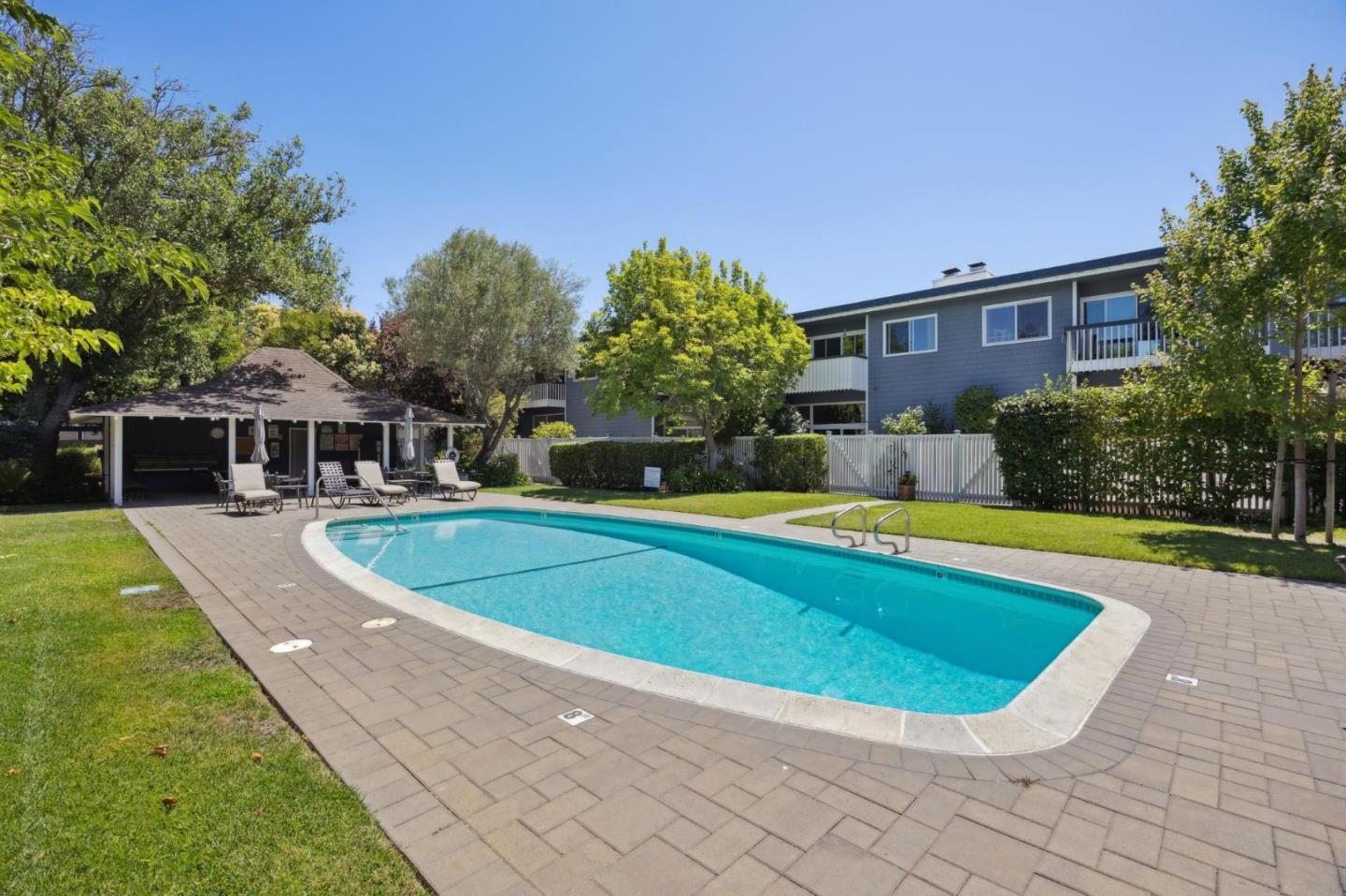 Detail Gallery Image 30 of 32 For 307 Carlos Ave, Redwood City,  CA 94061 - 3 Beds | 2/1 Baths