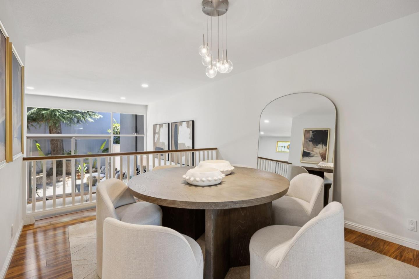 Detail Gallery Image 8 of 32 For 307 Carlos Ave, Redwood City,  CA 94061 - 3 Beds | 2/1 Baths