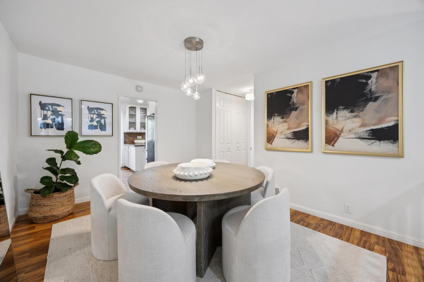 Detail Gallery Image 9 of 32 For 307 Carlos Ave, Redwood City,  CA 94061 - 3 Beds | 2/1 Baths
