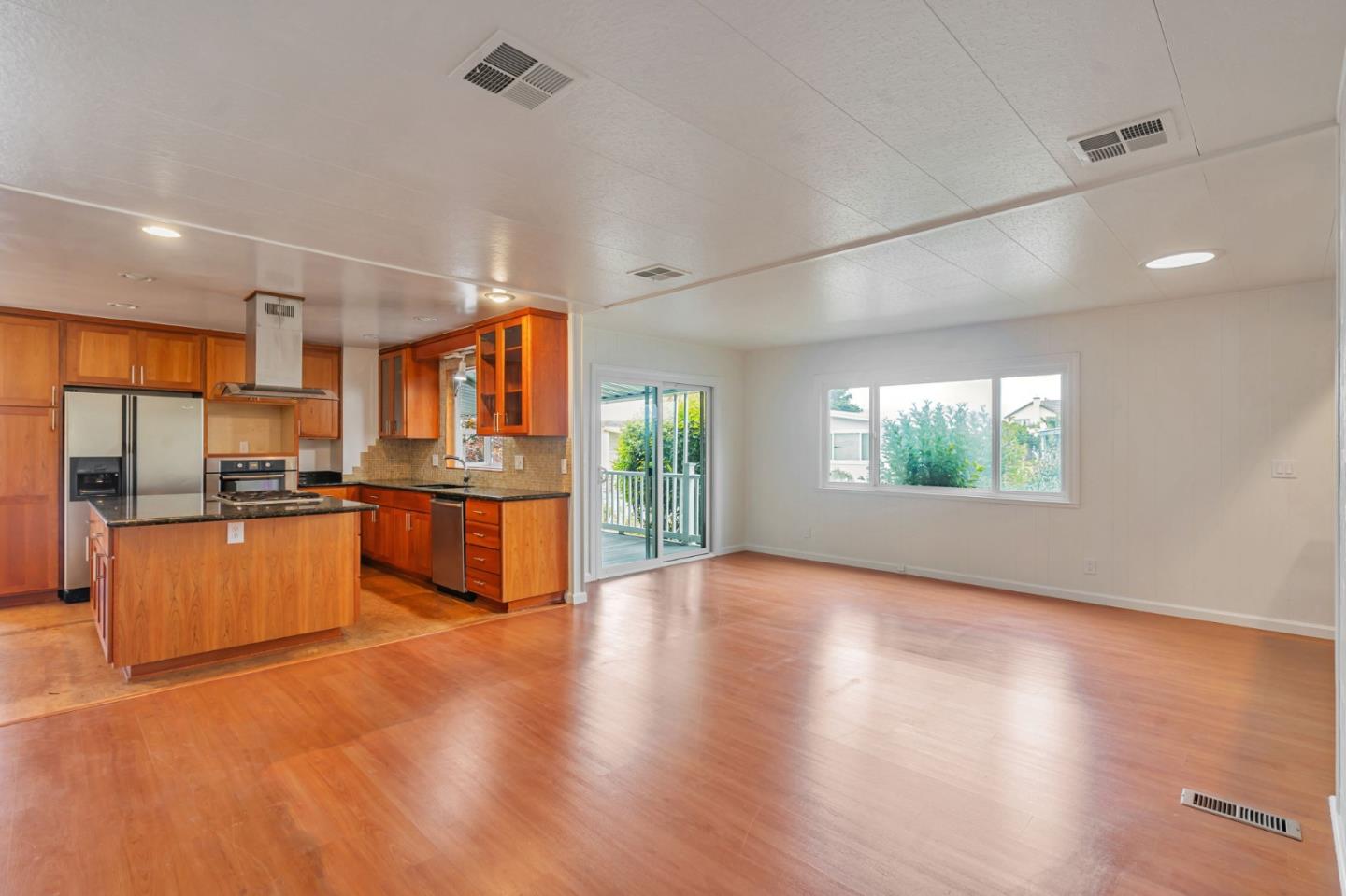 Detail Gallery Image 13 of 28 For 40 Ranchero Way #40,  Hayward,  CA 94544 - 2 Beds | 2 Baths