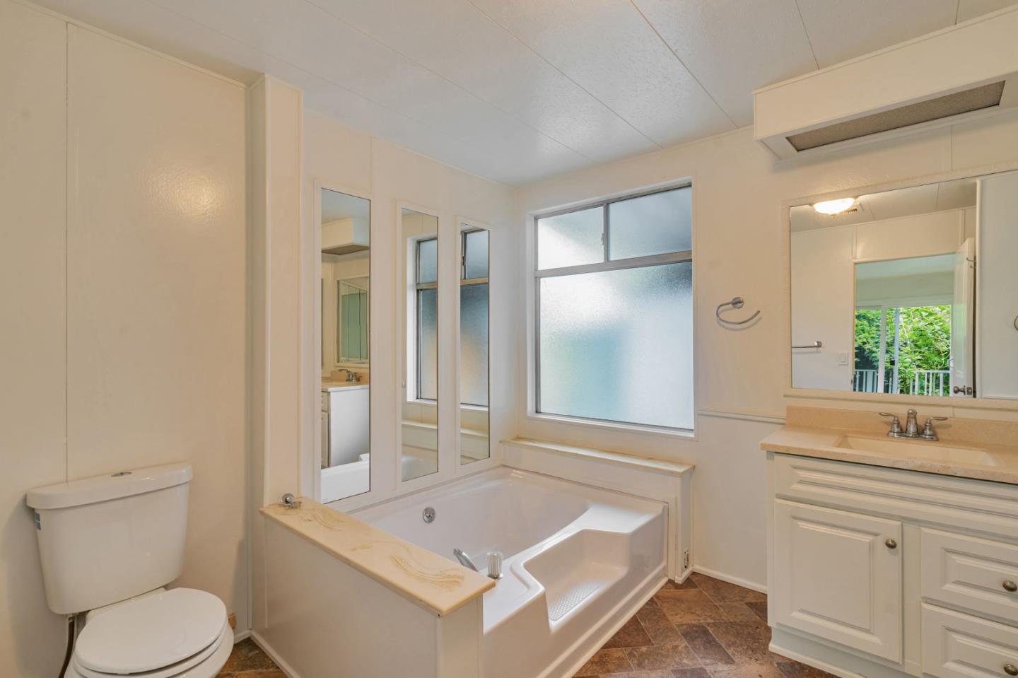 Detail Gallery Image 27 of 28 For 40 Ranchero Way #40,  Hayward,  CA 94544 - 2 Beds | 2 Baths