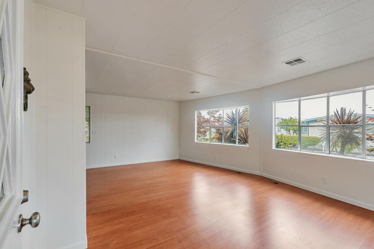 Detail Gallery Image 6 of 28 For 40 Ranchero Way #40,  Hayward,  CA 94544 - 2 Beds | 2 Baths