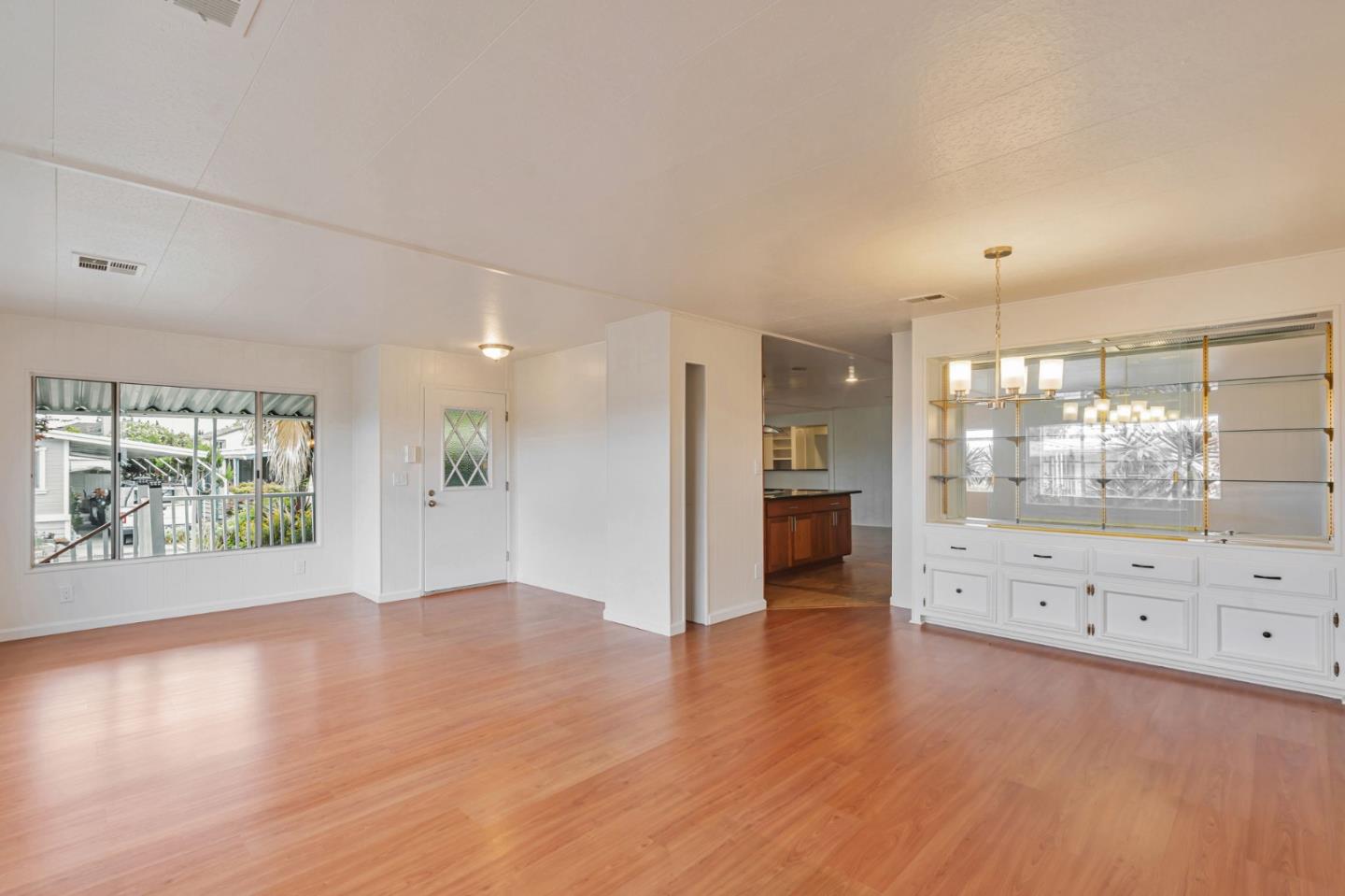 Detail Gallery Image 9 of 28 For 40 Ranchero Way #40,  Hayward,  CA 94544 - 2 Beds | 2 Baths