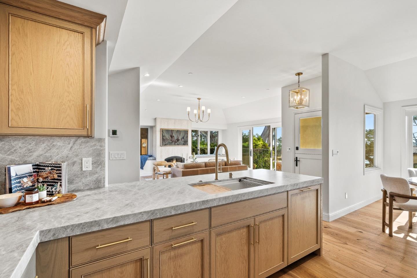 Detail Gallery Image 12 of 37 For 2 Se San Antonio Ave, Carmel,  CA 93923 - 3 Beds | 2 Baths