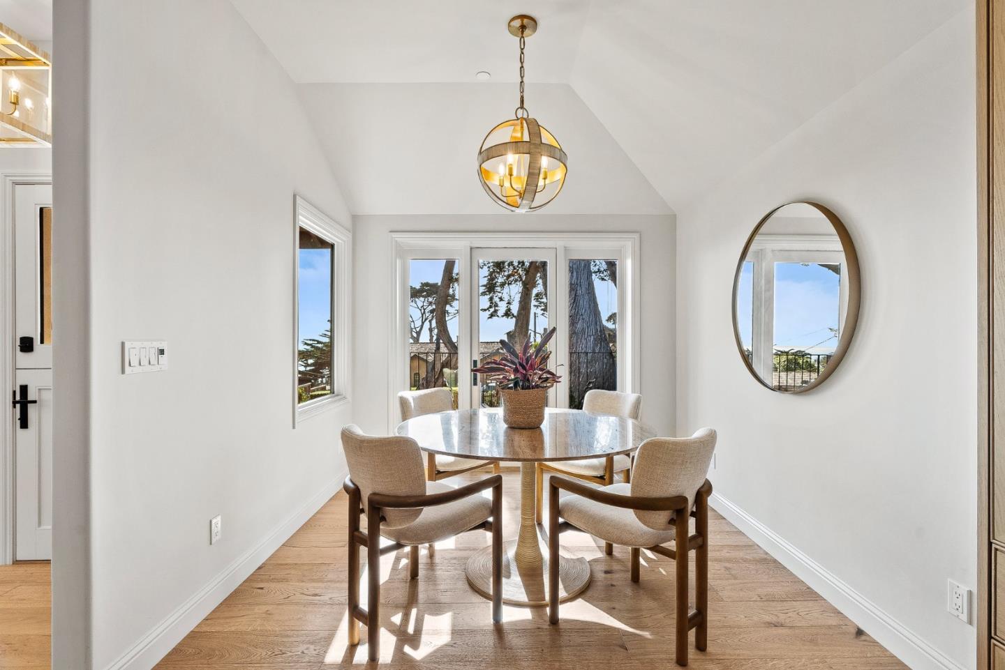 Detail Gallery Image 14 of 37 For 2 Se San Antonio Ave, Carmel,  CA 93923 - 3 Beds | 2 Baths