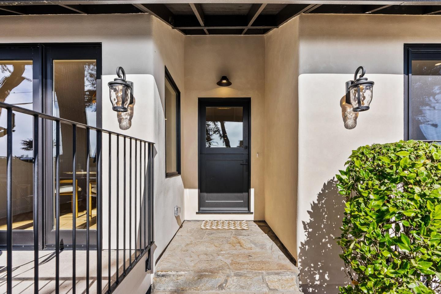 Detail Gallery Image 3 of 37 For 2 Se San Antonio Ave, Carmel,  CA 93923 - 3 Beds | 2 Baths