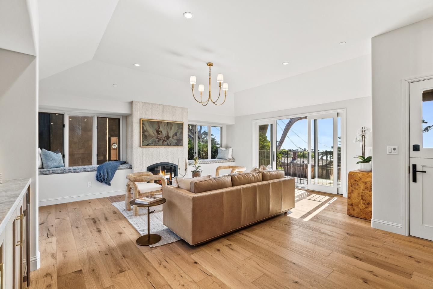 Detail Gallery Image 5 of 37 For 2 Se San Antonio Ave, Carmel,  CA 93923 - 3 Beds | 2 Baths