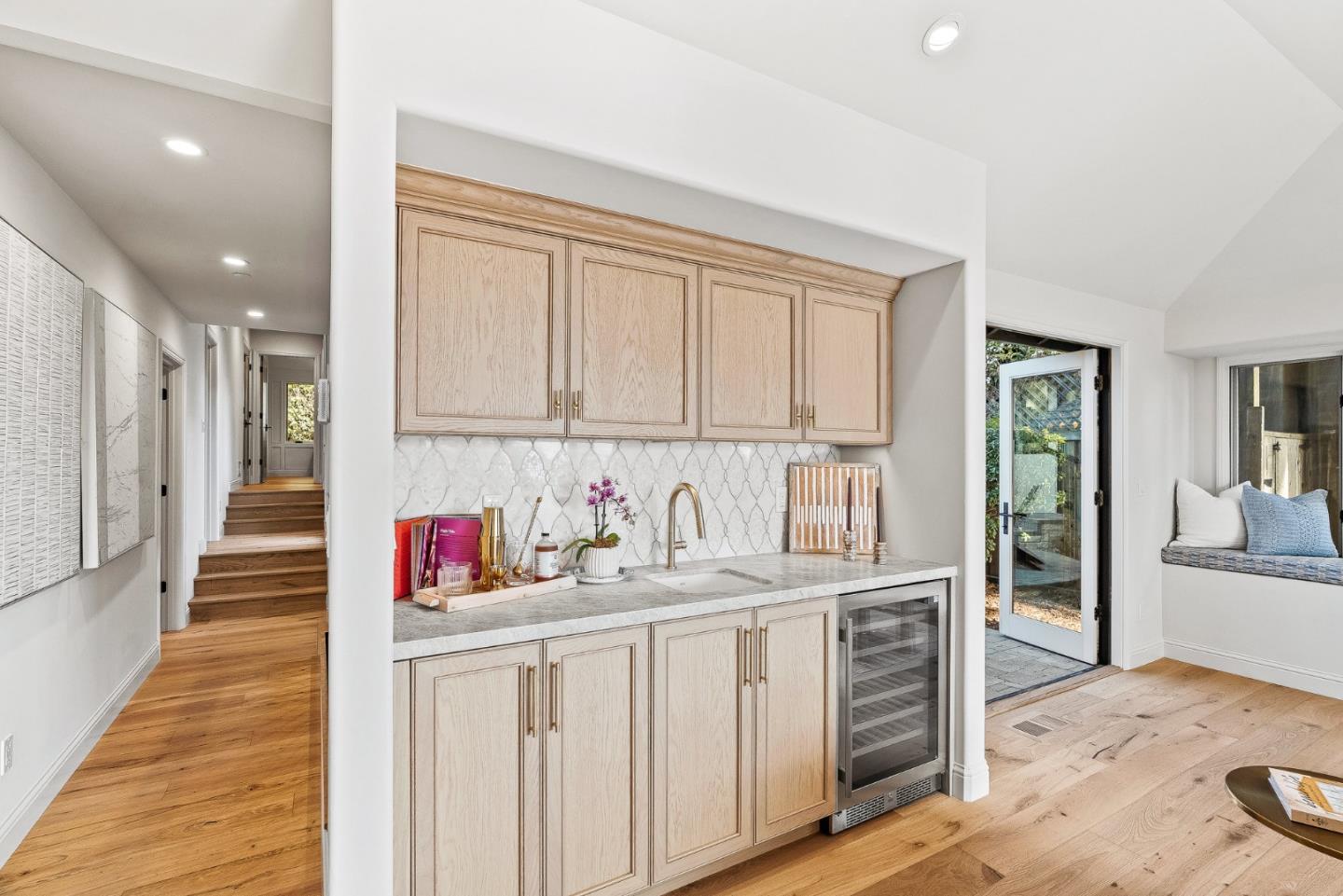 Detail Gallery Image 6 of 37 For 2 Se San Antonio Ave, Carmel,  CA 93923 - 3 Beds | 2 Baths