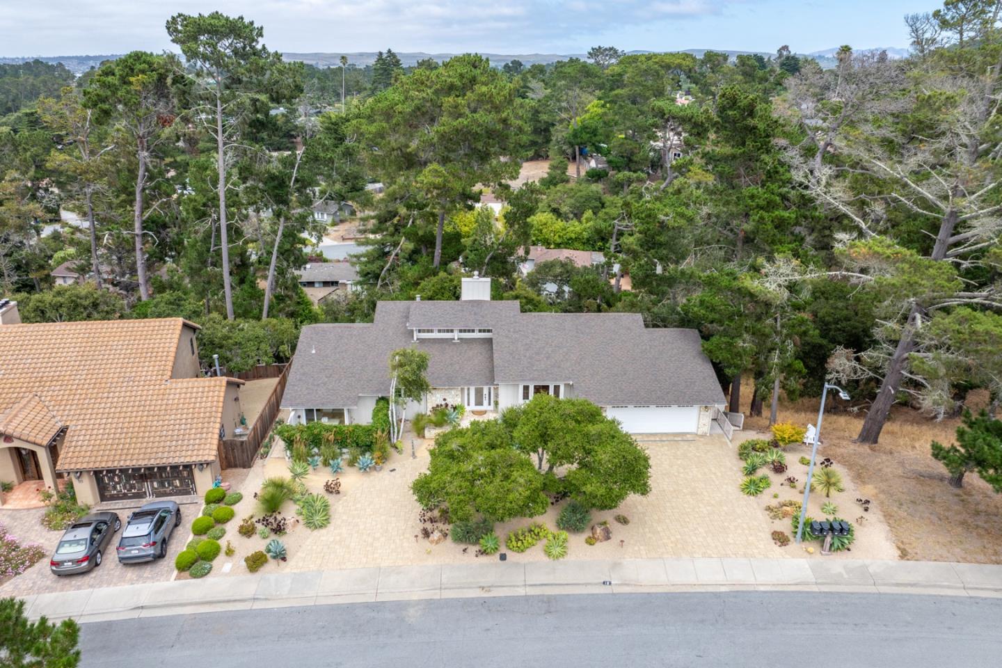 Detail Gallery Image 3 of 33 For 18 Deer Stalker Path, Monterey,  CA 93940 - 3 Beds | 2/1 Baths