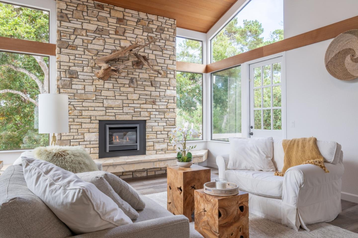 Detail Gallery Image 6 of 33 For 18 Deer Stalker Path, Monterey,  CA 93940 - 3 Beds | 2/1 Baths