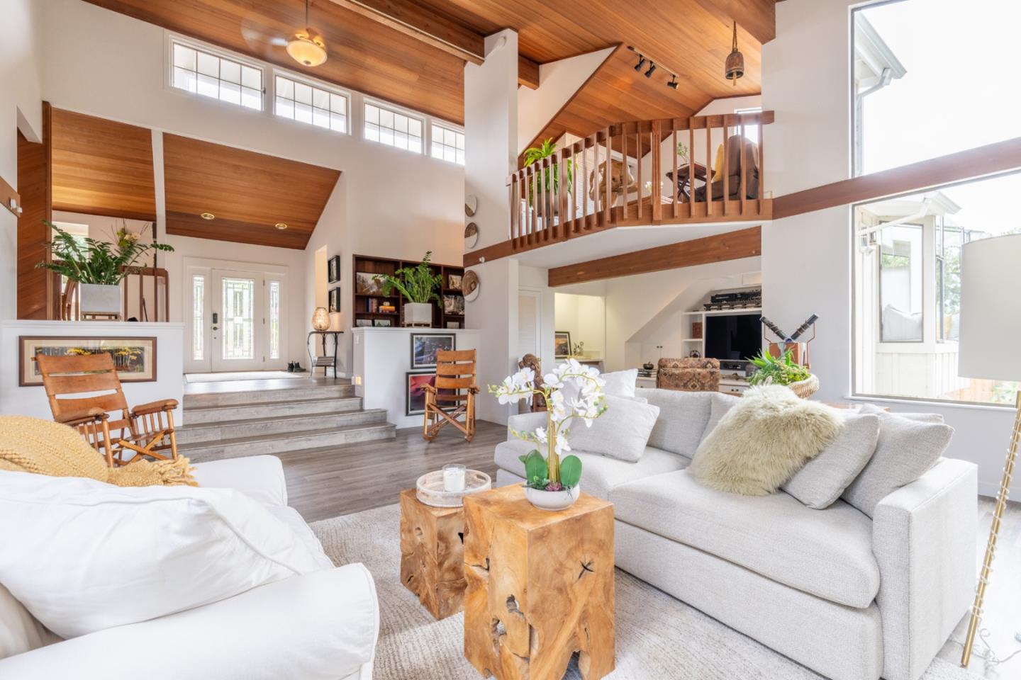 Detail Gallery Image 7 of 33 For 18 Deer Stalker Path, Monterey,  CA 93940 - 3 Beds | 2/1 Baths