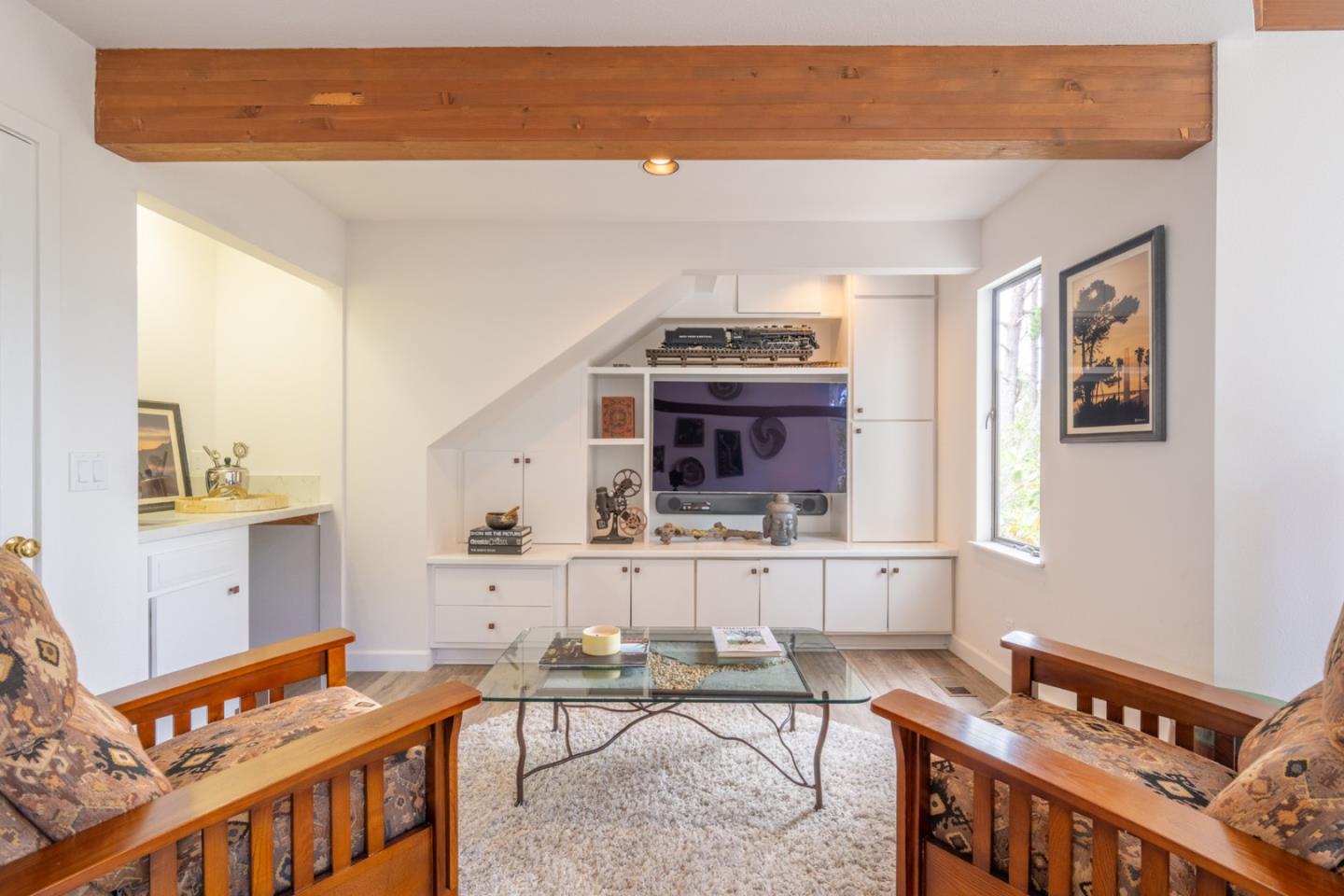 Detail Gallery Image 8 of 33 For 18 Deer Stalker Path, Monterey,  CA 93940 - 3 Beds | 2/1 Baths