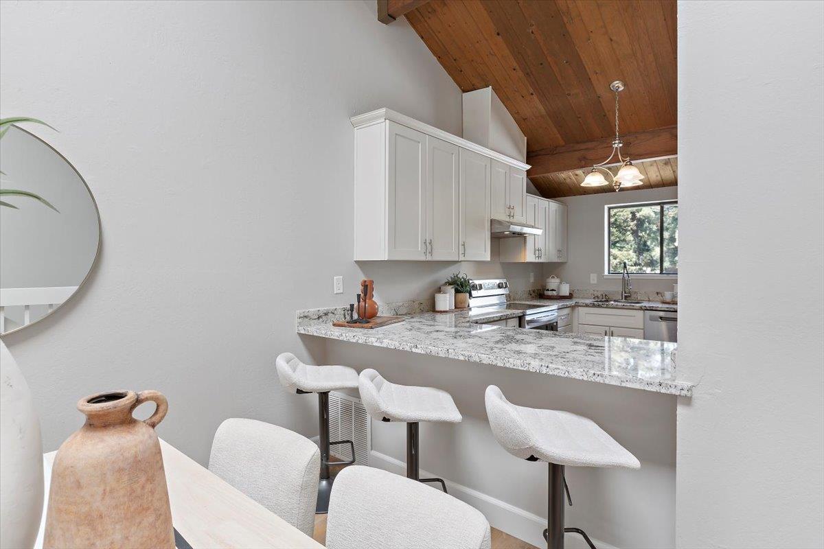 Detail Gallery Image 12 of 34 For 225 Horizon Ave, Mountain View,  CA 94043 - 2 Beds | 1/1 Baths