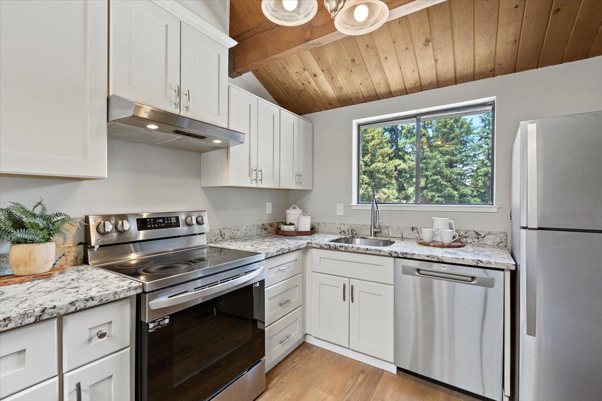 Detail Gallery Image 16 of 34 For 225 Horizon Ave, Mountain View,  CA 94043 - 2 Beds | 1/1 Baths