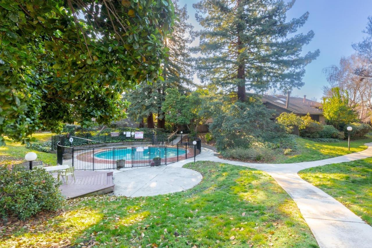 Detail Gallery Image 32 of 34 For 225 Horizon Ave, Mountain View,  CA 94043 - 2 Beds | 1/1 Baths