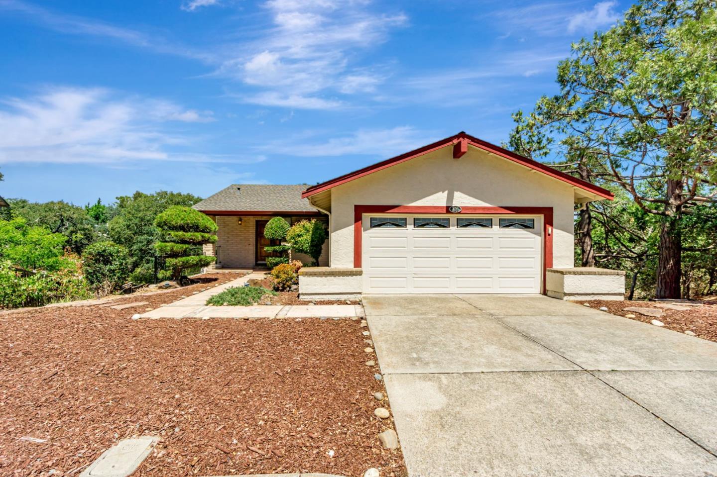 Detail Gallery Image 1 of 20 For 126 Saint Joan Ln, Pleasant Hill,  CA 94523 - 3 Beds | 2/1 Baths