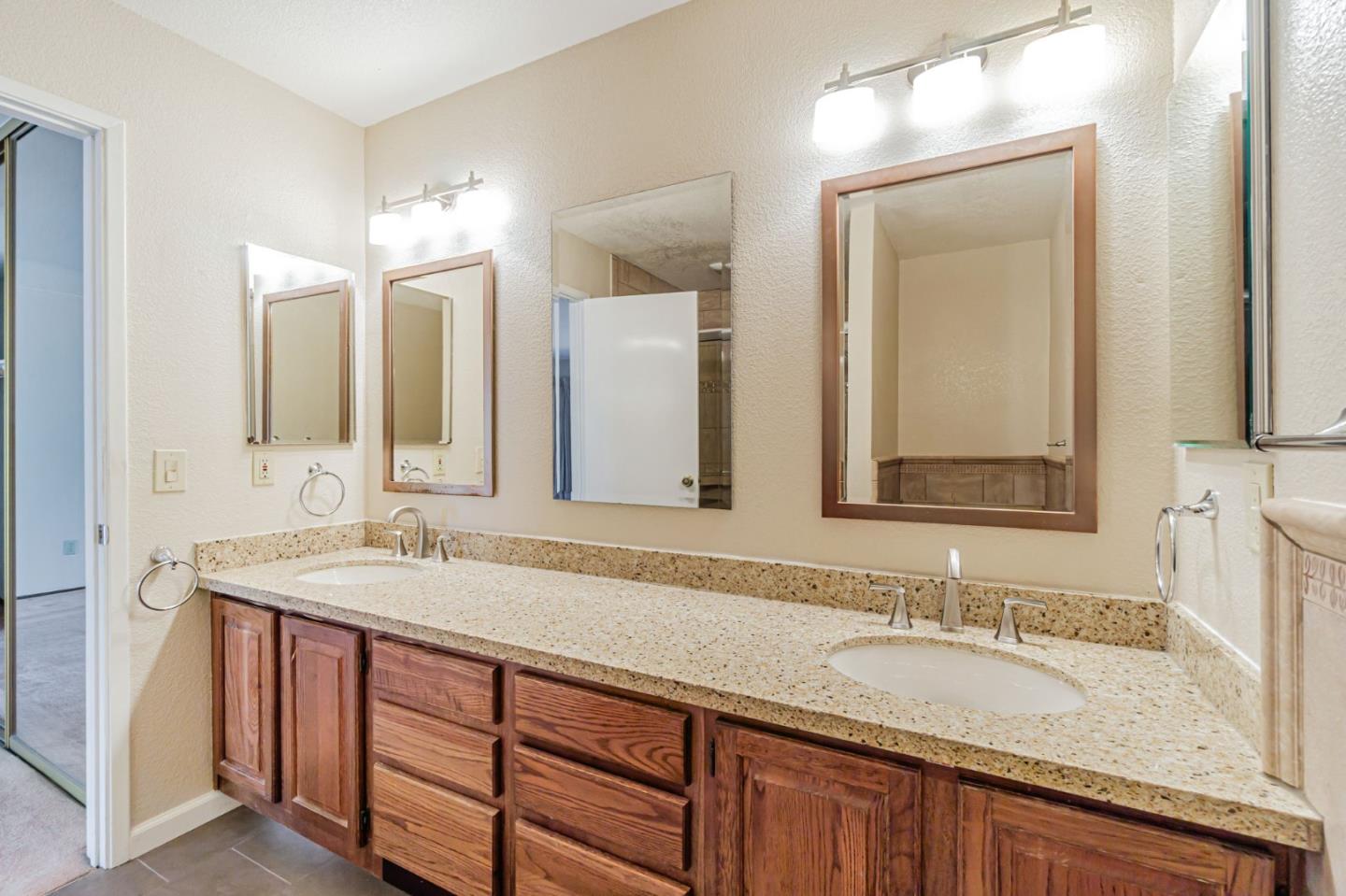 Detail Gallery Image 8 of 20 For 126 Saint Joan Ln, Pleasant Hill,  CA 94523 - 3 Beds | 2/1 Baths