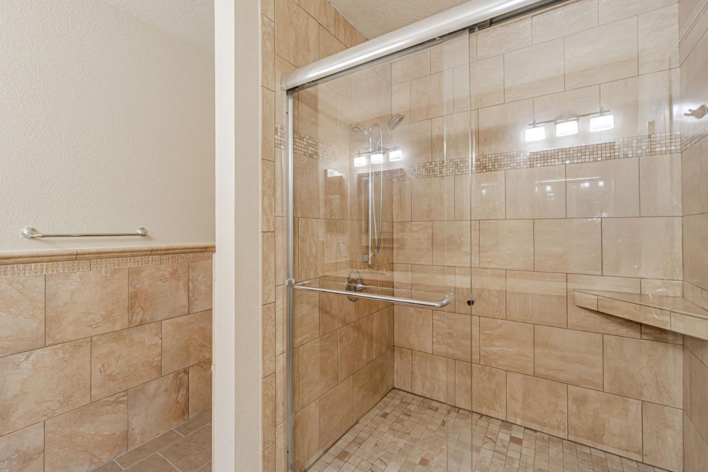 Detail Gallery Image 9 of 20 For 126 Saint Joan Ln, Pleasant Hill,  CA 94523 - 3 Beds | 2/1 Baths