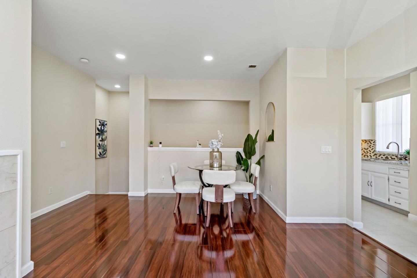 Detail Gallery Image 15 of 35 For 3581 Jasmine Cir, San Jose,  CA 95135 - 2 Beds | 2 Baths