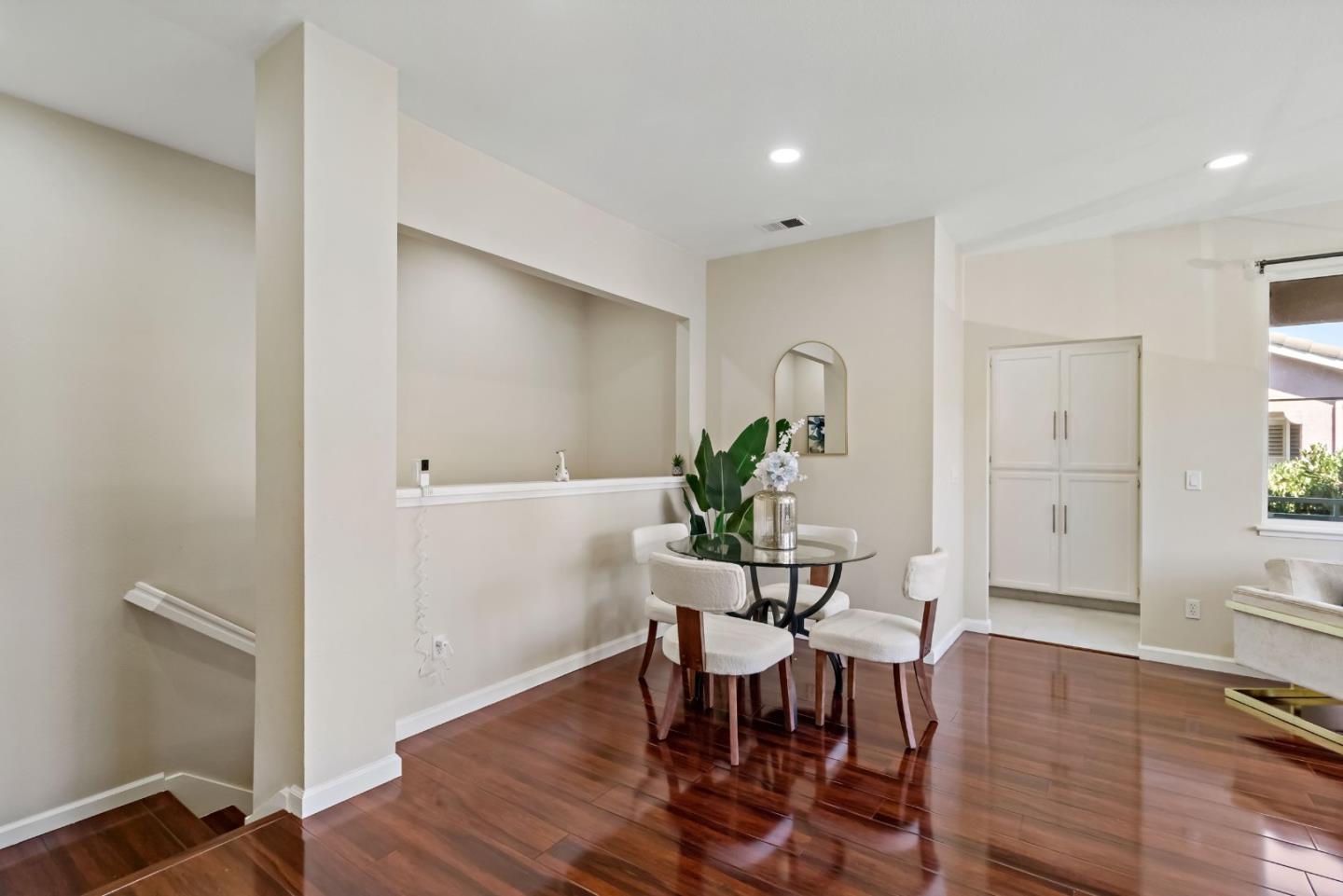 Detail Gallery Image 17 of 35 For 3581 Jasmine Cir, San Jose,  CA 95135 - 2 Beds | 2 Baths