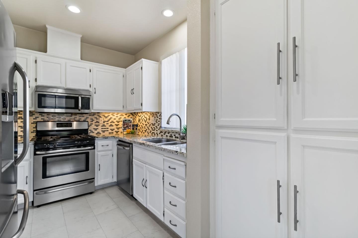 Detail Gallery Image 20 of 35 For 3581 Jasmine Cir, San Jose,  CA 95135 - 2 Beds | 2 Baths