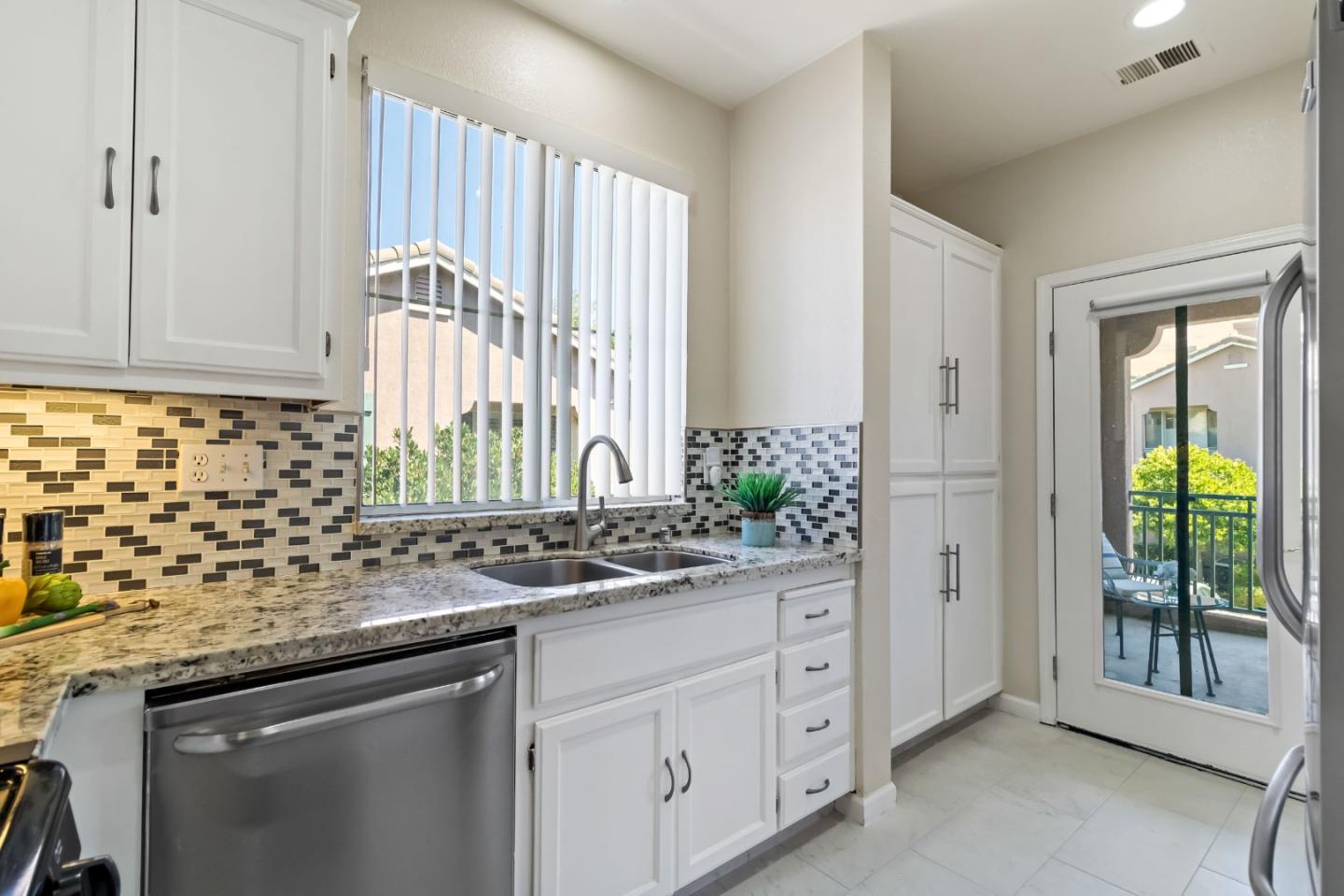 Detail Gallery Image 21 of 35 For 3581 Jasmine Cir, San Jose,  CA 95135 - 2 Beds | 2 Baths