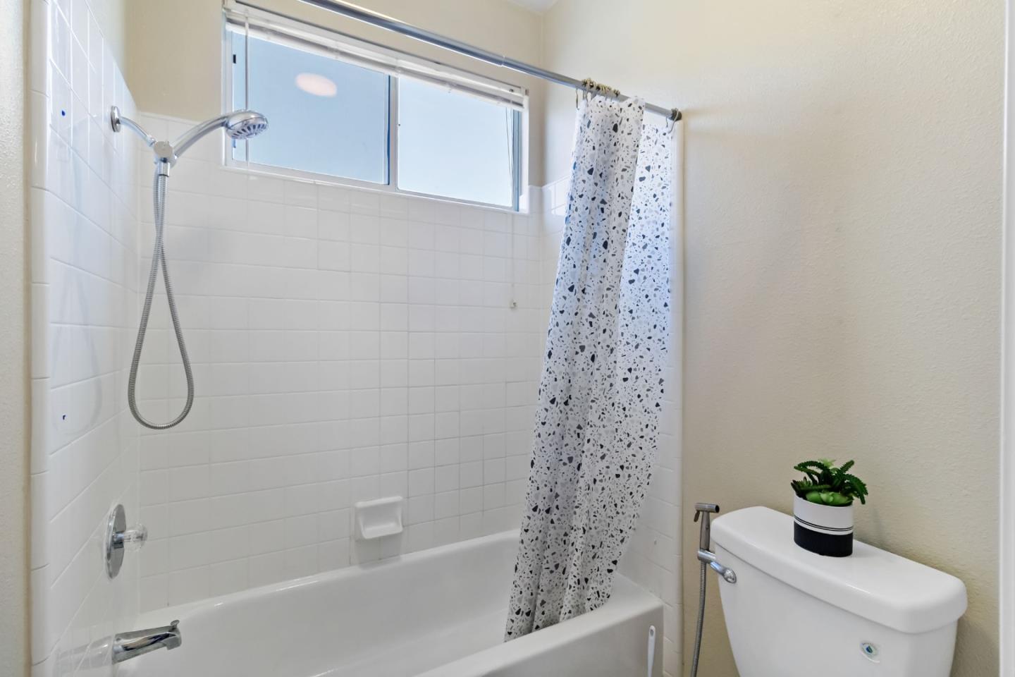 Detail Gallery Image 28 of 35 For 3581 Jasmine Cir, San Jose,  CA 95135 - 2 Beds | 2 Baths