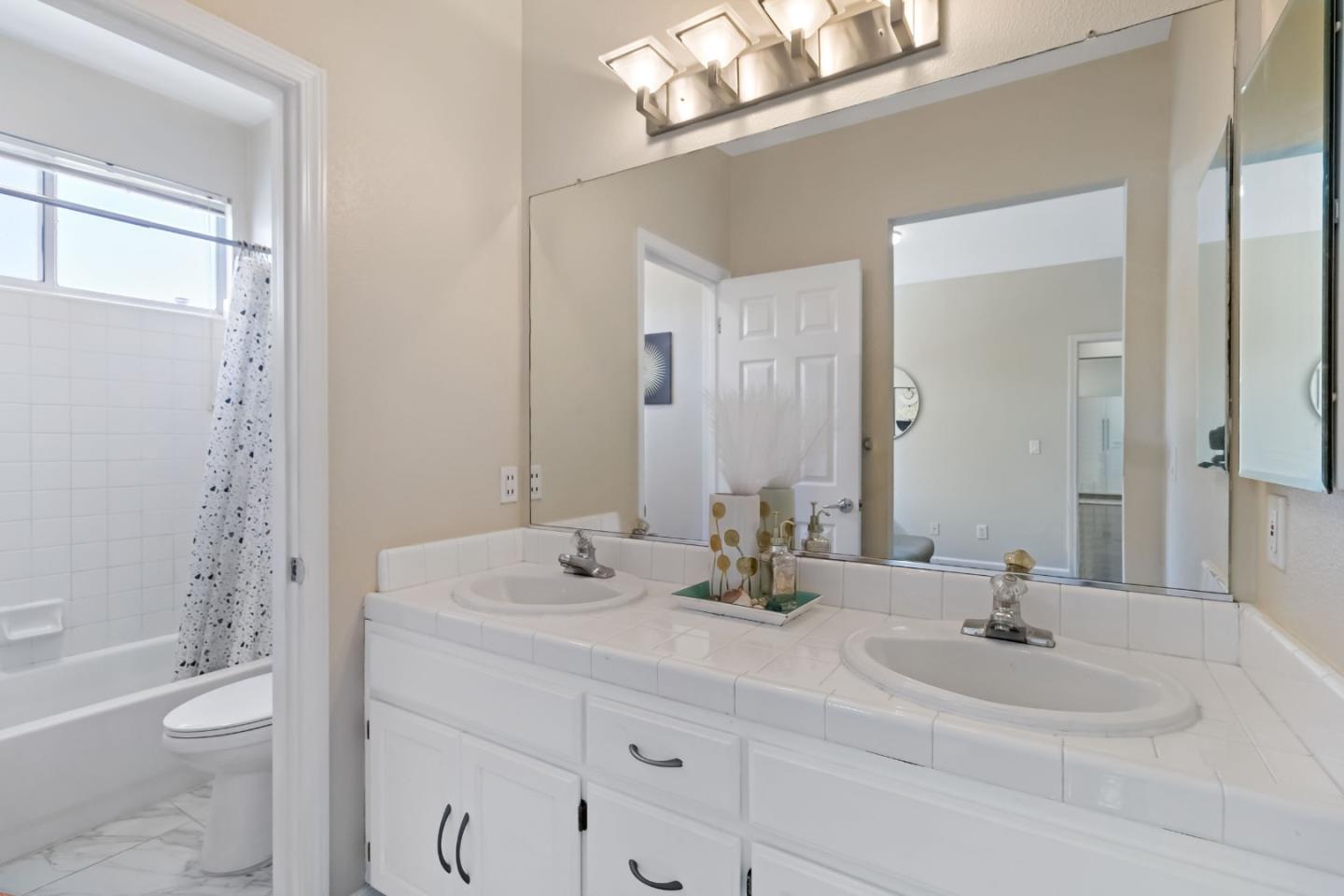 Detail Gallery Image 30 of 35 For 3581 Jasmine Cir, San Jose,  CA 95135 - 2 Beds | 2 Baths