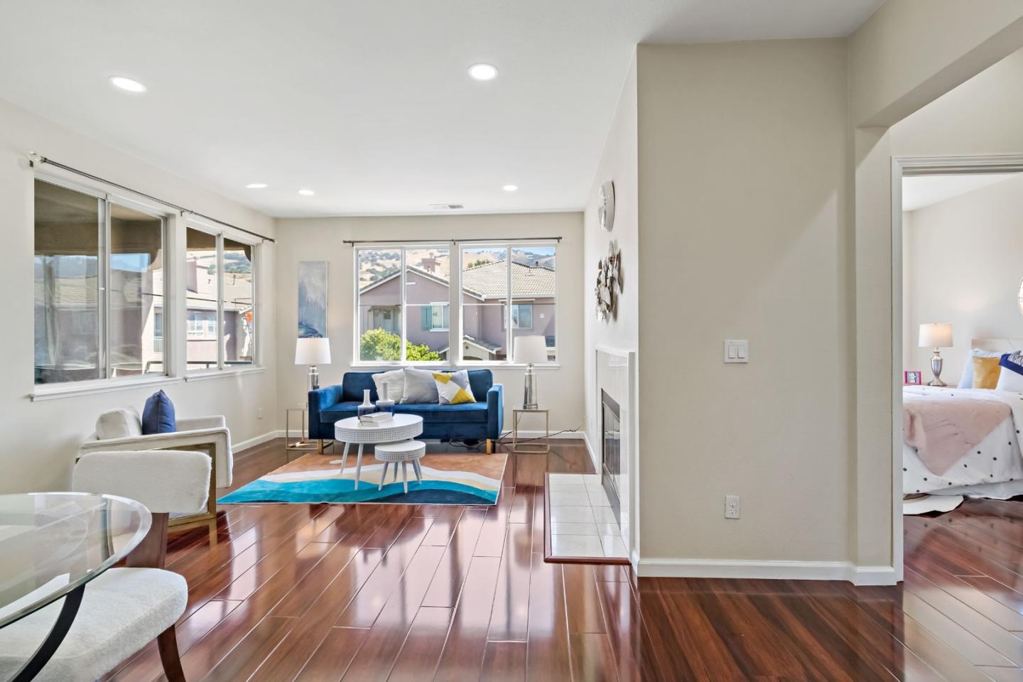 Detail Gallery Image 4 of 35 For 3581 Jasmine Cir, San Jose,  CA 95135 - 2 Beds | 2 Baths