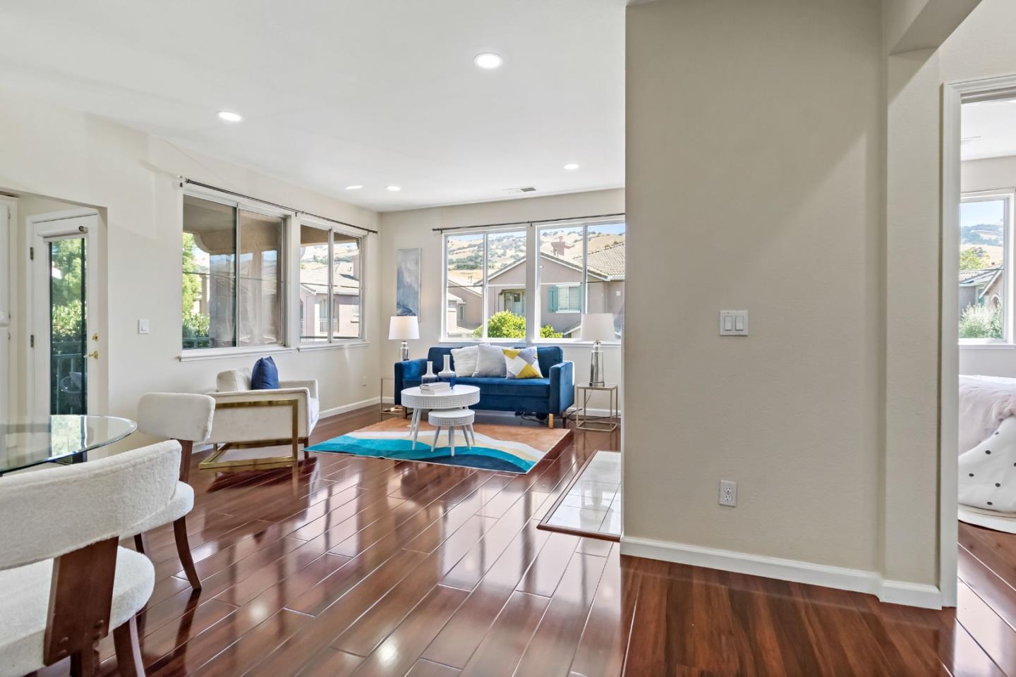 Detail Gallery Image 5 of 35 For 3581 Jasmine Cir, San Jose,  CA 95135 - 2 Beds | 2 Baths