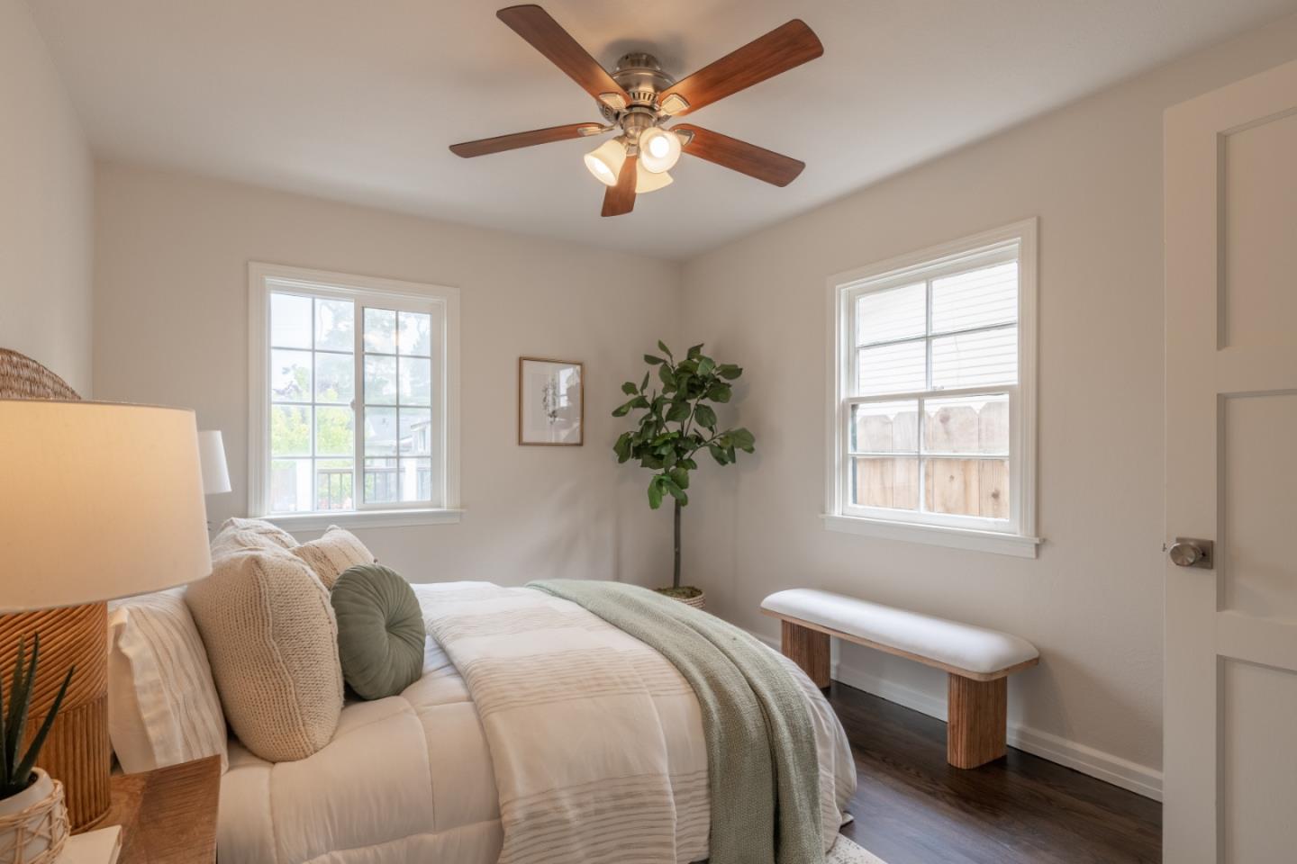 Detail Gallery Image 10 of 27 For 1222 Lincoln Ave, Pacific Grove,  CA 93950 - 4 Beds | 1 Baths
