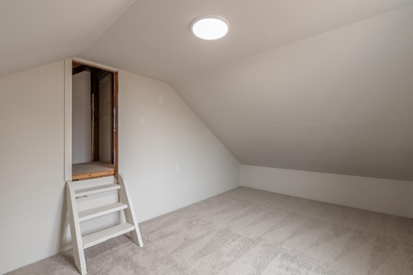 Detail Gallery Image 19 of 27 For 1222 Lincoln Ave, Pacific Grove,  CA 93950 - 4 Beds | 1 Baths