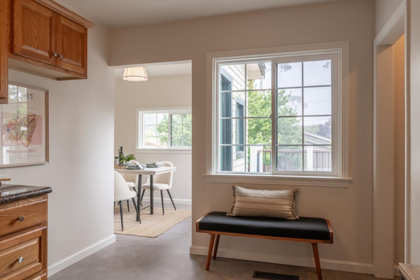 Detail Gallery Image 7 of 27 For 1222 Lincoln Ave, Pacific Grove,  CA 93950 - 4 Beds | 1 Baths