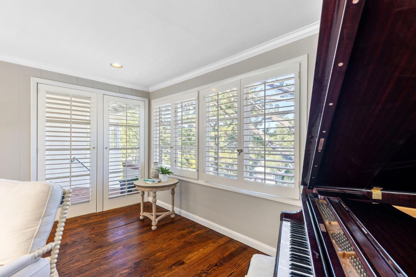 Detail Gallery Image 11 of 104 For 401 Hillsborough Blvd, Hillsborough,  CA 94010 - 4 Beds | 3 Baths
