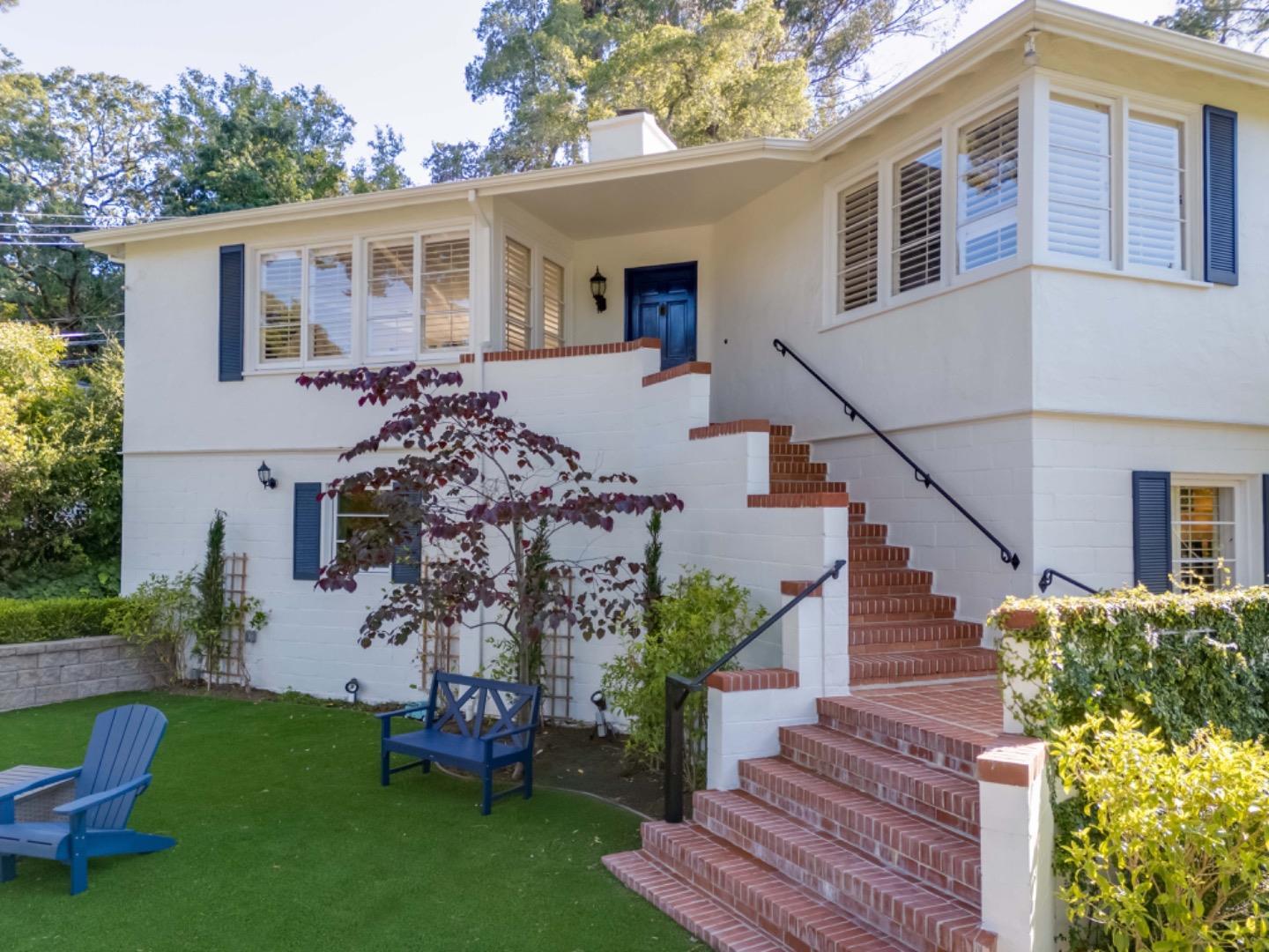 Detail Gallery Image 3 of 104 For 401 Hillsborough Blvd, Hillsborough,  CA 94010 - 4 Beds | 3 Baths