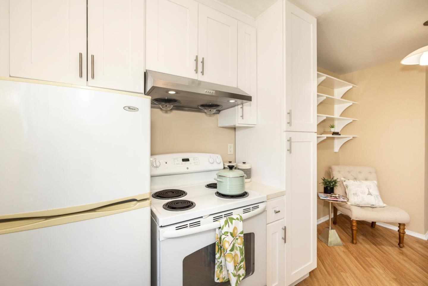 Detail Gallery Image 14 of 24 For 2201 Virginia St #2,  Berkeley,  CA 94709 - 1 Beds | 1 Baths