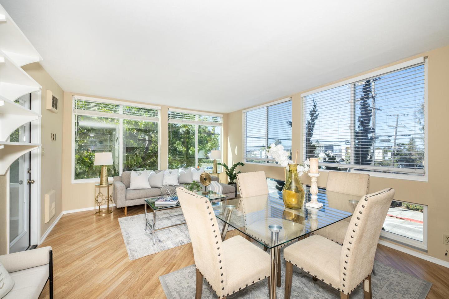 Detail Gallery Image 5 of 24 For 2201 Virginia St #2,  Berkeley,  CA 94709 - 1 Beds | 1 Baths