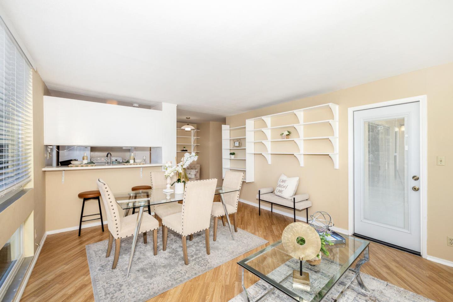 Detail Gallery Image 7 of 24 For 2201 Virginia St #2,  Berkeley,  CA 94709 - 1 Beds | 1 Baths