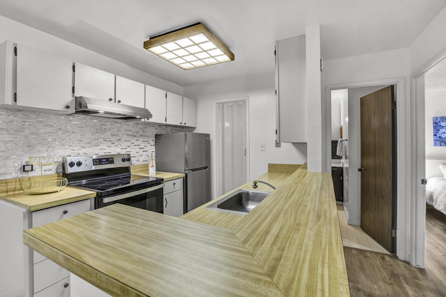 Detail Gallery Image 10 of 35 For 209 Boardwalk Ave #G,  San Bruno,  CA 94066 - 1 Beds | 1 Baths