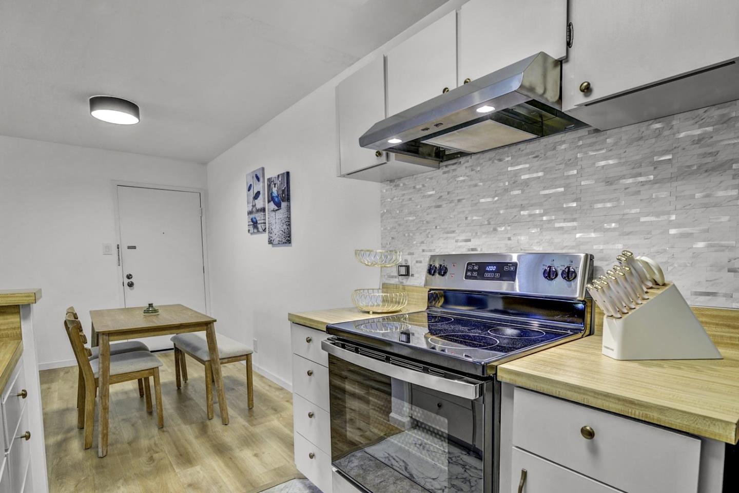 Detail Gallery Image 13 of 35 For 209 Boardwalk Ave #G,  San Bruno,  CA 94066 - 1 Beds | 1 Baths