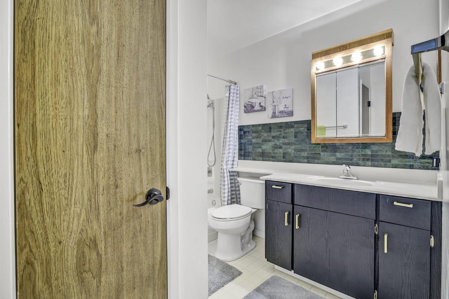 Detail Gallery Image 18 of 35 For 209 Boardwalk Ave #G,  San Bruno,  CA 94066 - 1 Beds | 1 Baths