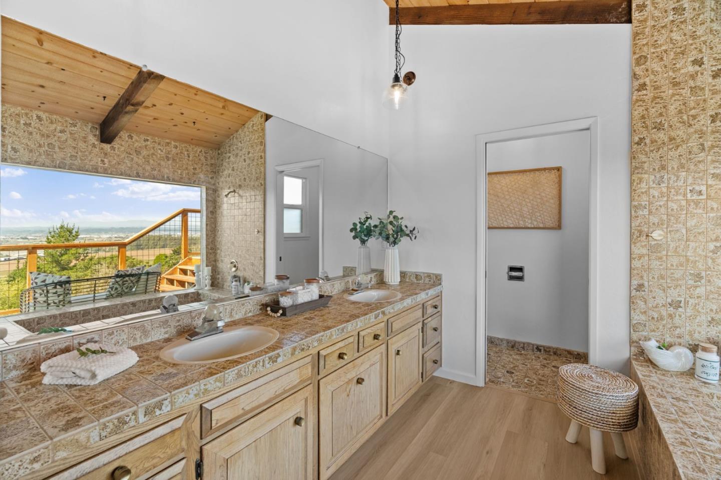 Detail Gallery Image 21 of 69 For 475 Fiesta Ct, Watsonville,  CA 95076 - 4 Beds | 3/1 Baths