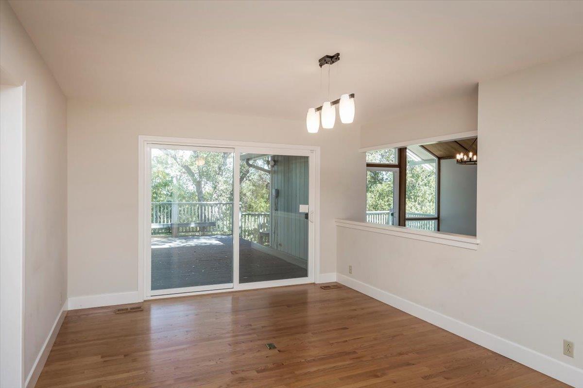 Detail Gallery Image 12 of 47 For 13434 Old Oak Way, Saratoga,  CA 95070 - 6 Beds | 3/1 Baths