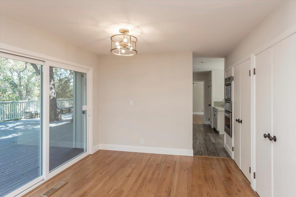 Detail Gallery Image 19 of 47 For 13434 Old Oak Way, Saratoga,  CA 95070 - 6 Beds | 3/1 Baths