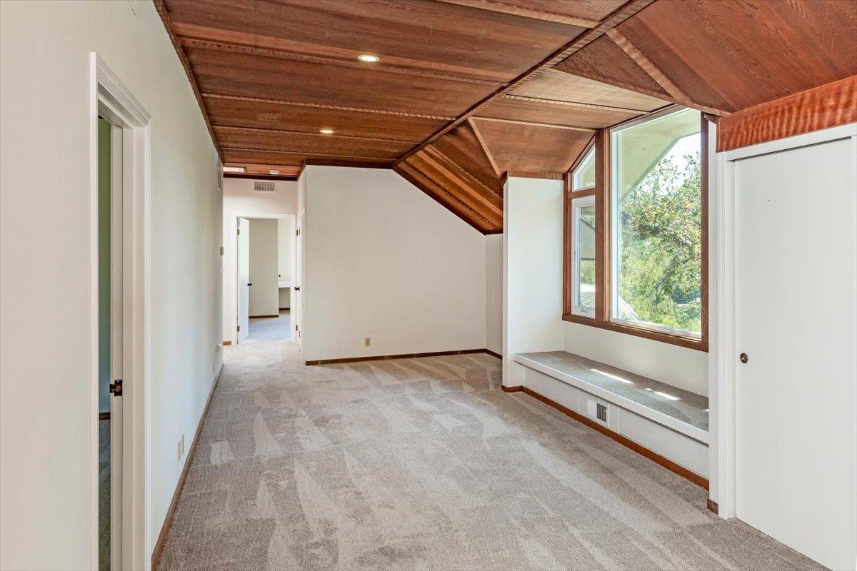 Detail Gallery Image 23 of 47 For 13434 Old Oak Way, Saratoga,  CA 95070 - 6 Beds | 3/1 Baths