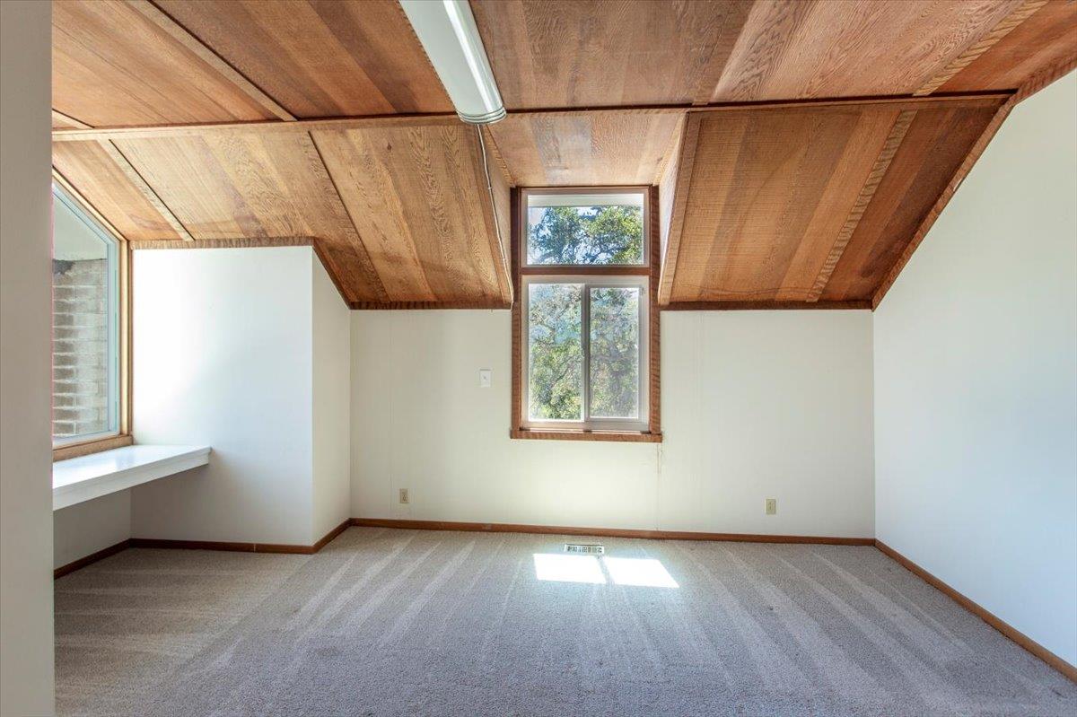 Detail Gallery Image 25 of 47 For 13434 Old Oak Way, Saratoga,  CA 95070 - 6 Beds | 3/1 Baths
