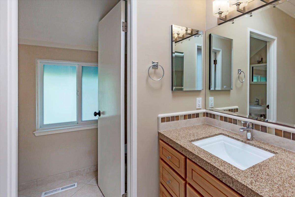 Detail Gallery Image 28 of 47 For 13434 Old Oak Way, Saratoga,  CA 95070 - 6 Beds | 3/1 Baths