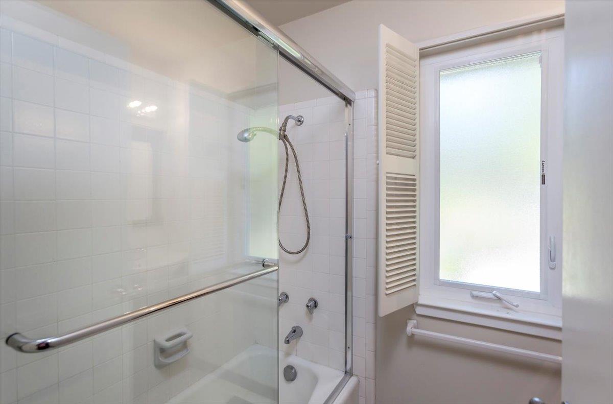 Detail Gallery Image 31 of 47 For 13434 Old Oak Way, Saratoga,  CA 95070 - 6 Beds | 3/1 Baths
